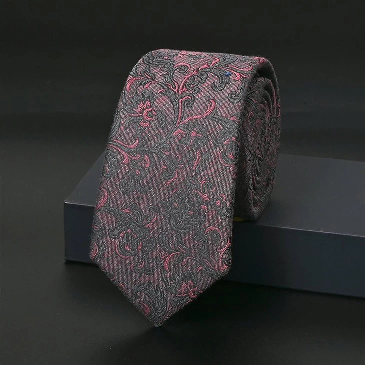 YiLi polyester linnen stropdas met bloemen: op maat gemaakte elegantie